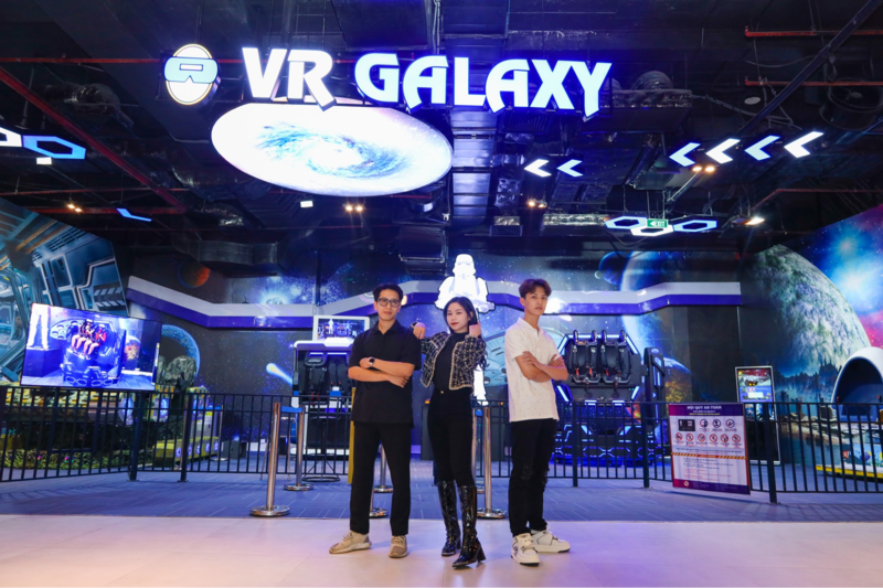 Du khách tham gia ngay cuộc chiến hấp dẫn tại VR Galaxy Sun World Ha Long